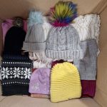 Używane sortowane dodatki jesień-zima 20 kg - mix czapki, szaliki, rękawiczki