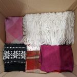 Używane sortowane dodatki jesień-zima 20 kg - mix czapki, szaliki, rękawiczki - obrazek 6